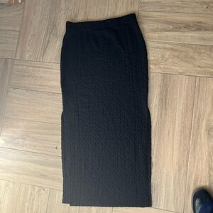 Black textured skirt with slit
